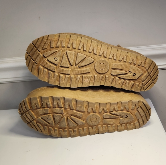 SOLD) NWOT🌟 Platform Boots - Picture 9 of 9